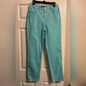 Gloria Vanderbilt Crop Jeans! Size 8